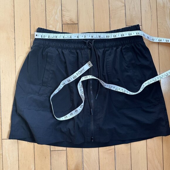 ATHLETA Expedition Zip Front Drawstring Skort Skirt with Shorts Size 10 Black - Picture 9 of 10